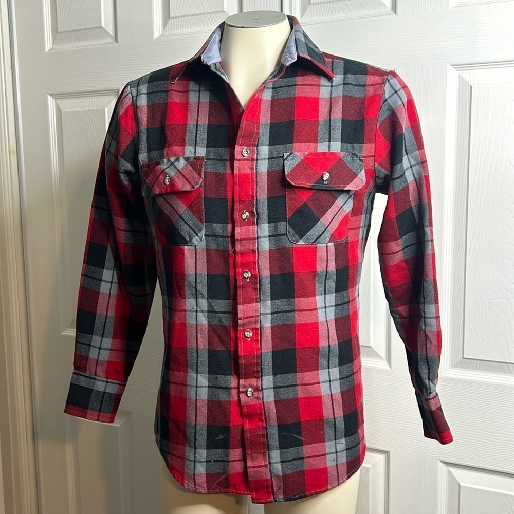 Northwest Territory Plaid Button Up S READ